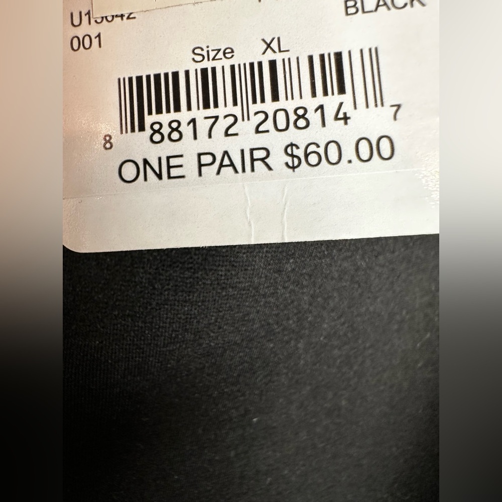 HUE Classic Black Leggings - Picture 3 of 5